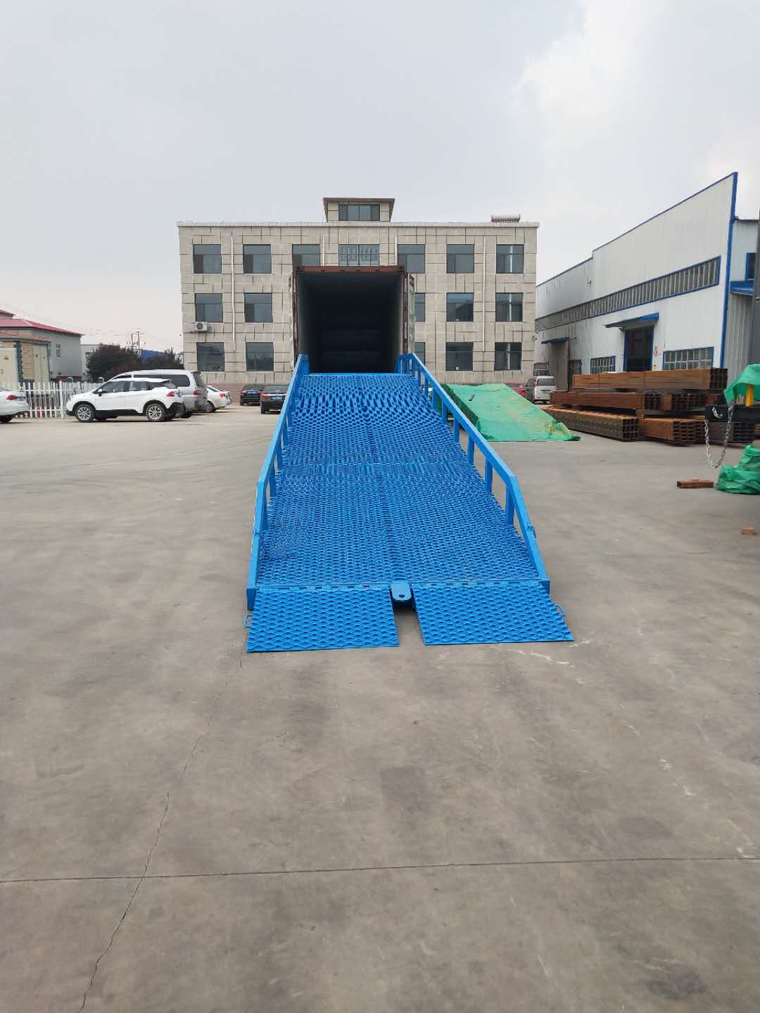 移動式登車橋 移動式登車橋